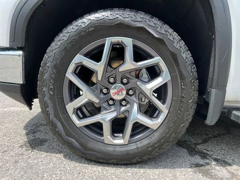 Used 2022 GMC Sierra 1500 SLT AWD/4WD image 16