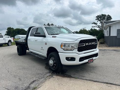 Used 2022 RAM 3500 Big Horn w/ Max Tow Package AWD/4WD image 3
