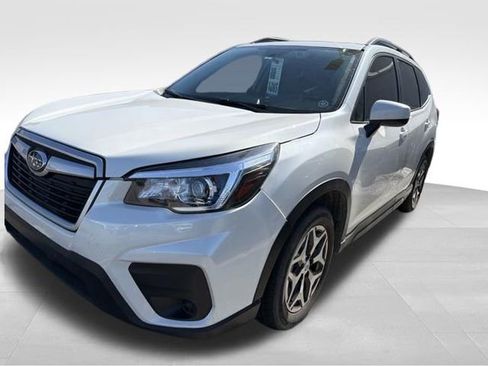 Used 2019 Subaru Forester Premium AWD/4WD image 3