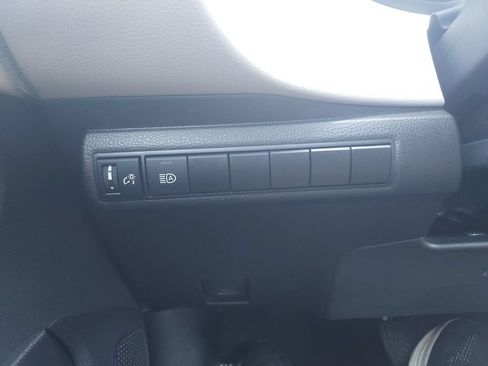 Used 2025 Toyota Corolla LE FWD image 22