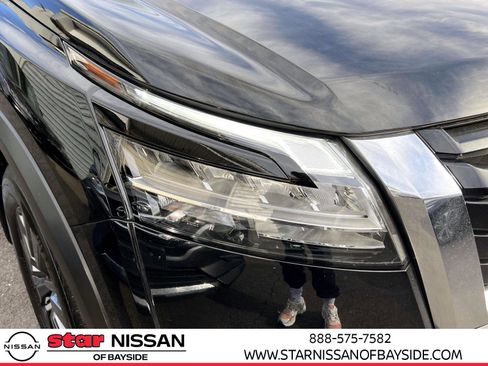 Certified 2022 Nissan Pathfinder SV w/ SV Premium Package image 9