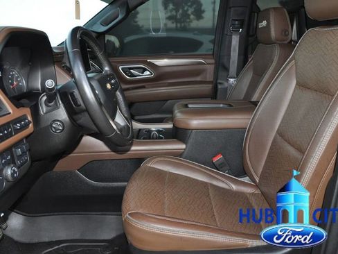 Used 2021 Chevrolet Suburban High Country w/ Premium Package image 10