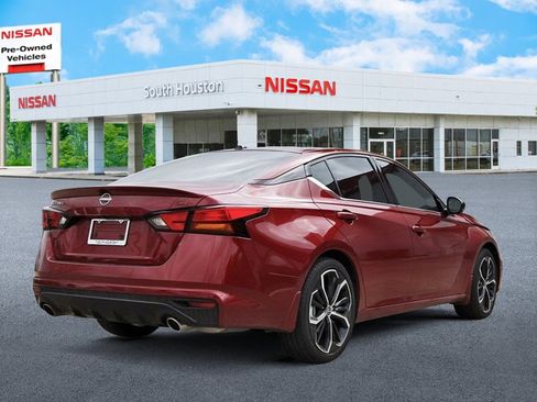 Used 2026 Nissan Altima 2.5 SR w/ SR Premium Package image 4