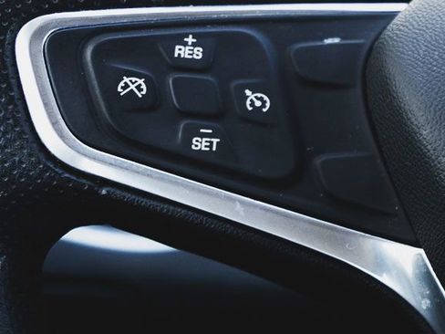 Used 2022 Chevrolet Malibu LT FWD image 11