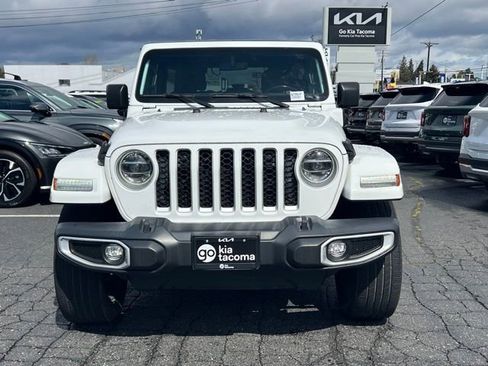 Used 2021 Jeep Wrangler Unlimited Sahara w/ Cold Weather Group AWD/4WD image 4