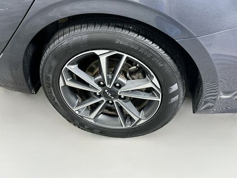 Used 2024 Kia Forte LXS image 11