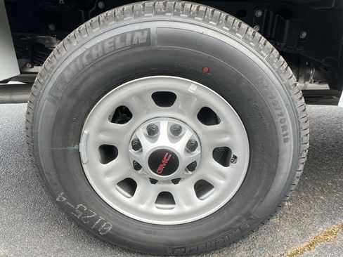 New 2024 GMC Sierra 3500 Pro w/ Convenience Package image 15