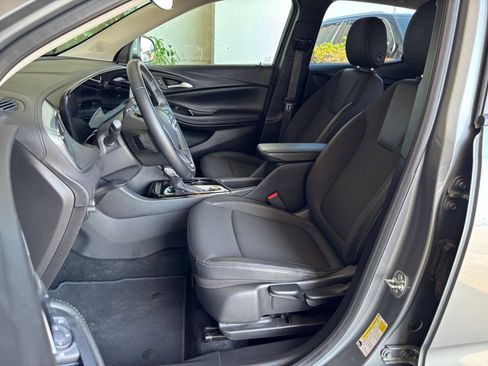 Used 2025 Buick Encore GX Preferred AWD/4WD image 37