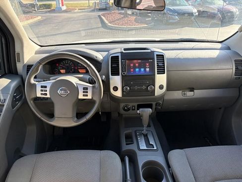 Used 2019 Nissan Frontier SV image 9