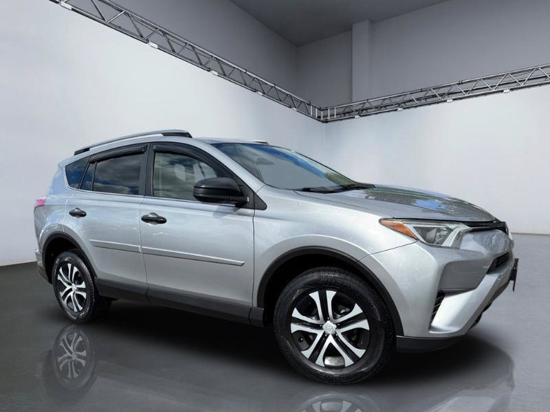 Used 2018 Toyota RAV4 LE w/ All Weather Liner Package AWD/4WD image 23