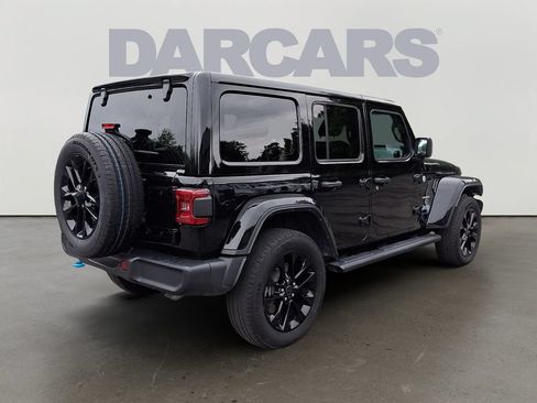 Used 2024 Jeep Wrangler Unlimited Sahara AWD/4WD image 6