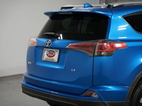 Used 2016 Toyota RAV4 LE image 9