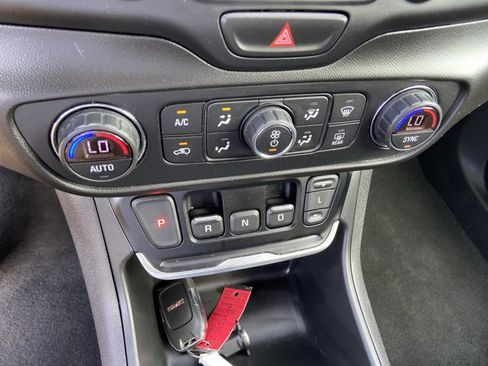 Used 2021 GMC Terrain SLE w/ Driver Convenience Package FWD image 38