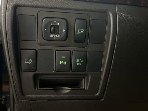 Used 2010 Toyota Land Cruiser AWD/4WD image 17