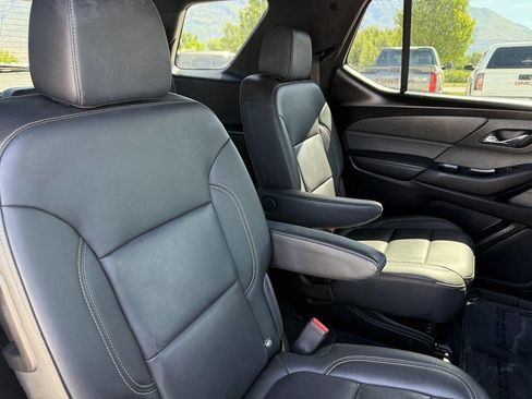 Used 2023 Chevrolet Traverse LT w/ LT Premium Package AWD/4WD image 22