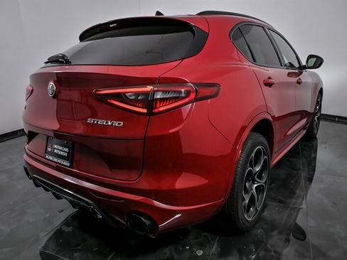 Used 2022 Alfa Romeo Stelvio Veloce image 10