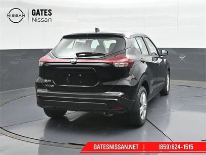 New 2025 Nissan Kicks Play S