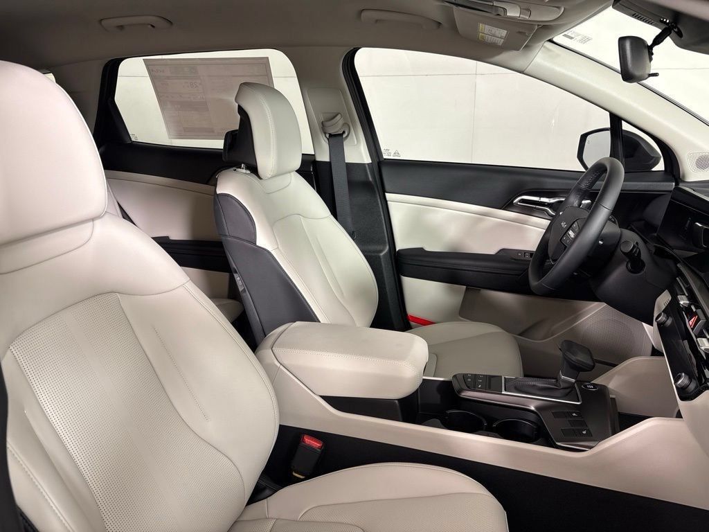 New 2026 Kia Sportage EX FWD image 18