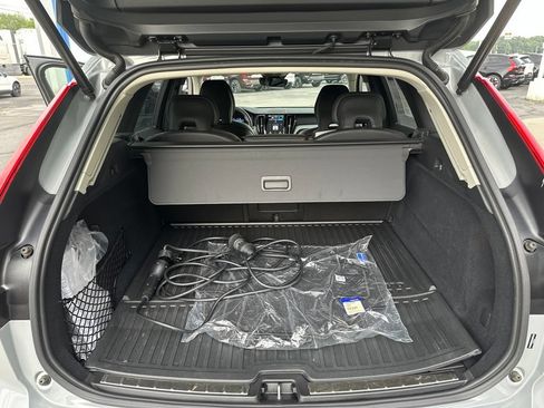 Certified 2025 Volvo XC60 T8 Plus w/ Protection Package Premier AWD/4WD image 41