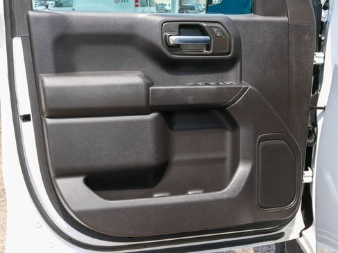 Used 2023 Chevrolet Silverado 1500 Custom AWD/4WD image 4