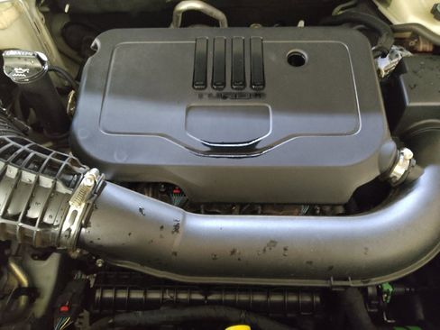 Used 2022 GMC Acadia SLE w/ Driver Convenience Package FWD image 30