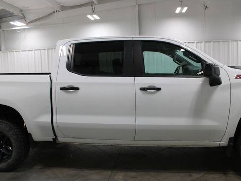 Used 2024 Chevrolet Silverado 1500 LT Trail Boss w/ Protection Package image 11