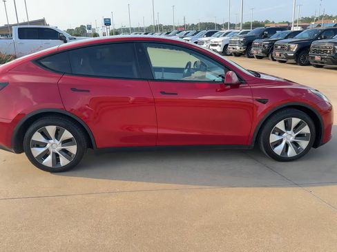 Used 2021 Tesla Model Y Long Range AWD/4WD image 2