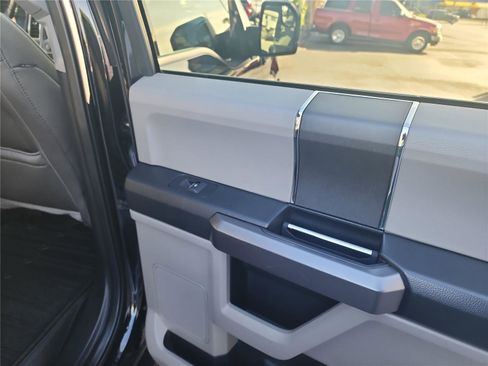 Used 2020 Ford F150 XLT image 19