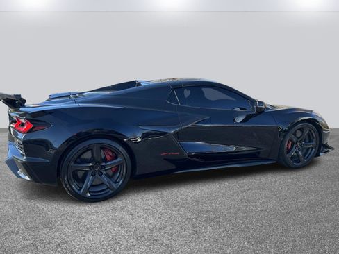 Used 2025 Chevrolet Corvette Z06 image 4
