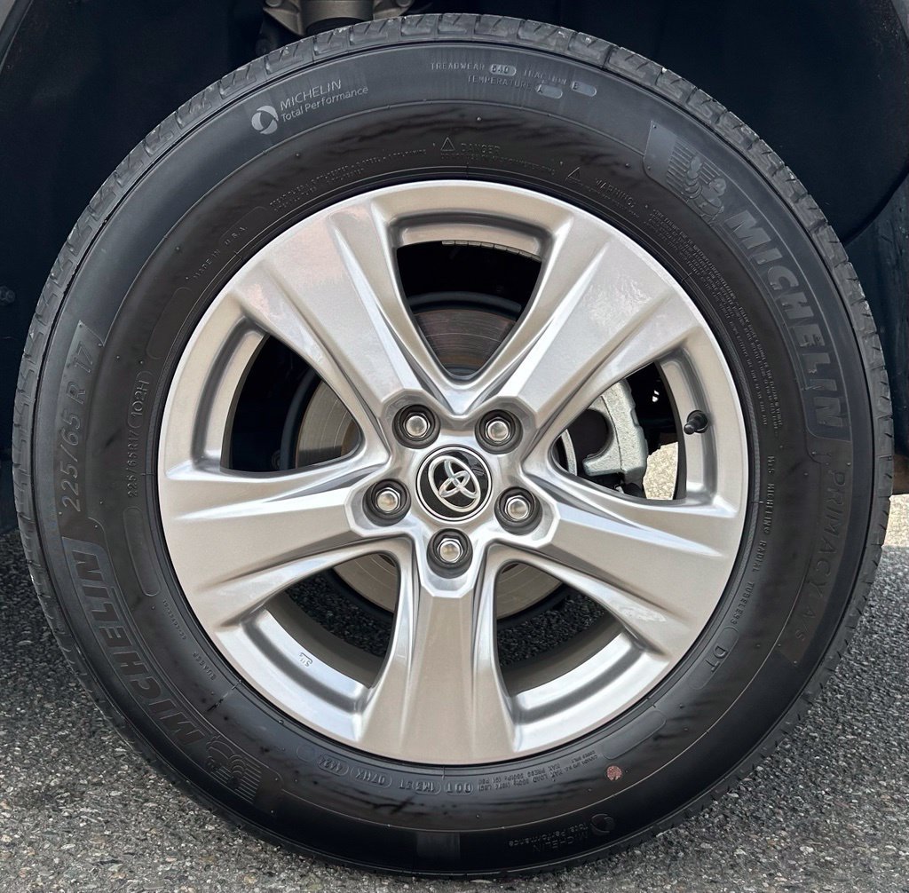 Certified 2025 Toyota RAV4 XLE FWD image 26