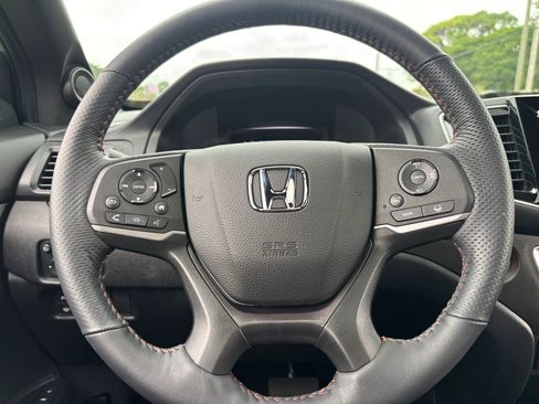 Used 2025 Honda Passport TrailSport image 15