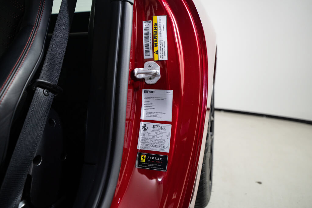 Used 2015 Ferrari F12 Berlinetta RWD image 32