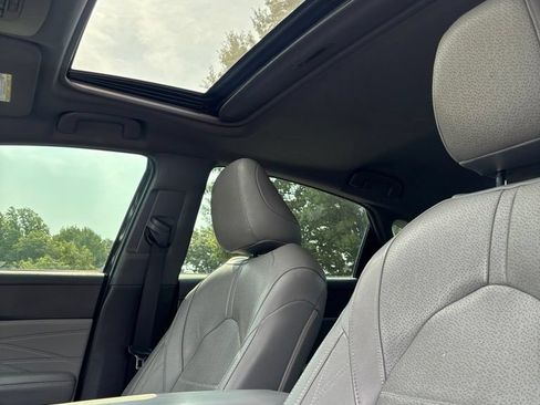 Used 2019 Toyota Avalon Limited FWD image 50