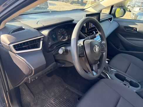 Used 2025 Toyota Corolla LE FWD image 8