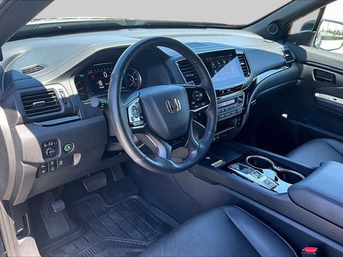 Used 2025 Honda Passport Black Edition image 18
