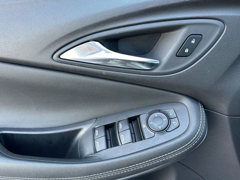 Used 2024 Buick Encore GX Preferred FWD image 11