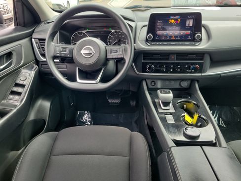 Used 2024 Nissan Rogue S AWD/4WD image 10