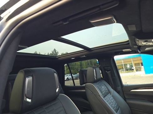 Used 2025 Cadillac Escalade Sport Platinum AWD/4WD image 20