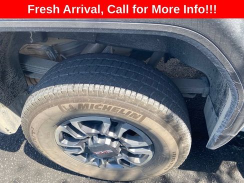Used 2025 GMC Sierra 2500 SLT AWD/4WD image 16