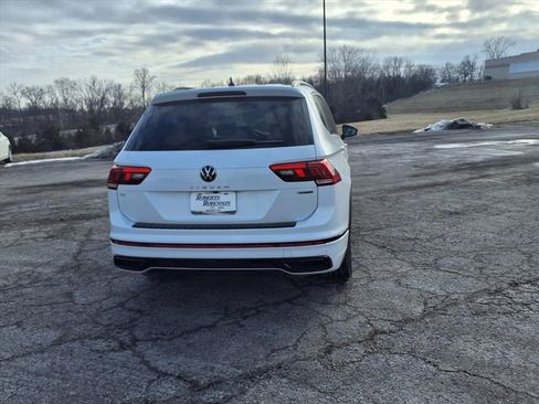 Used 2023 Volkswagen Tiguan SE R-Line image 19
