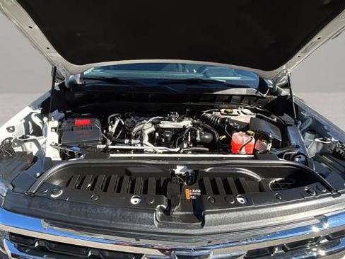 Used 2023 Chevrolet Silverado 1500 LT AWD/4WD image 32