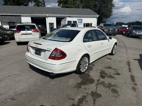 Used 2008 Mercedes-Benz E 350 4MATIC Sedan image 7