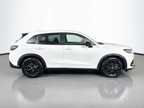 Used 2025 Honda HR-V Sport image 8