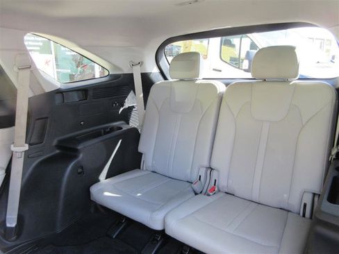 Used 2023 Kia Sorento SX AWD/4WD image 28