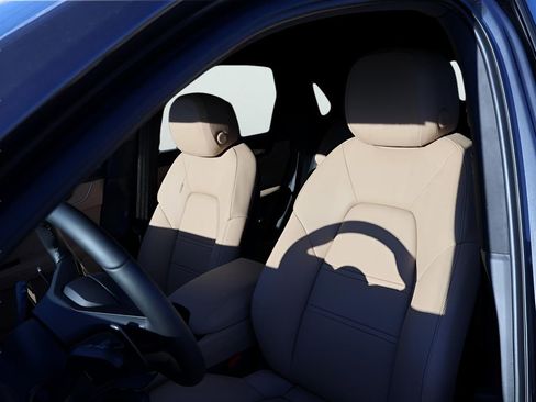 New 2026 Porsche Cayenne GTS image 5