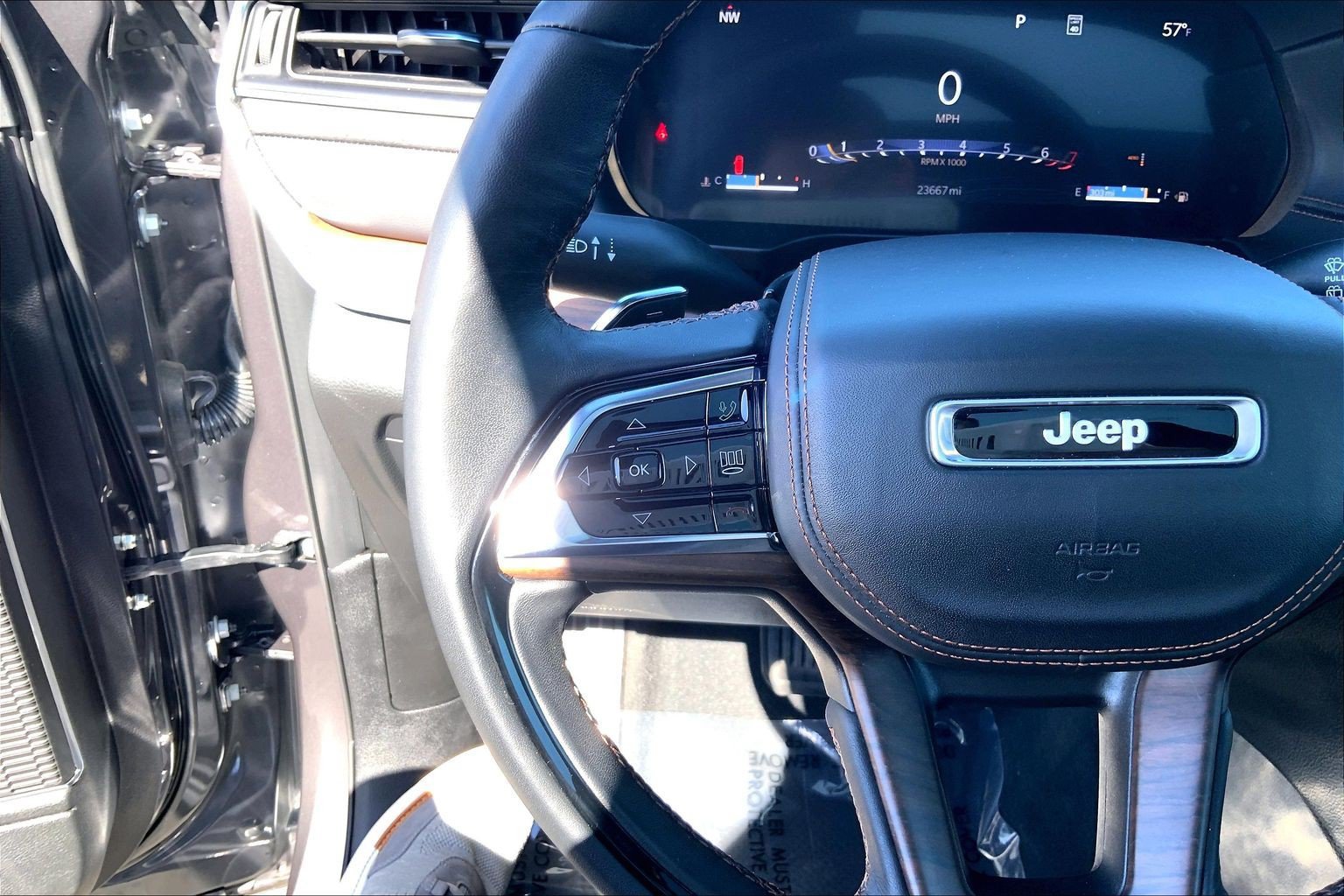 Certified 2025 Jeep Grand Cherokee Summit w/ Obsidian Package AWD/4WD image 22