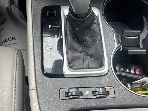 Used 2018 Toyota Highlander Limited Platinum image 13