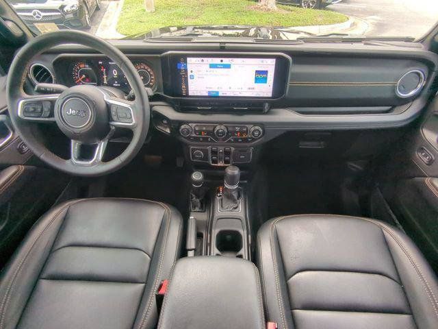 Certified 2024 Jeep Wrangler Unlimited Sahara w/ Technology Group AWD/4WD image 16