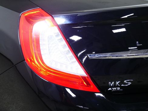 Used 2016 Lincoln MKS AWD w/ Equipment Group 101A image 17