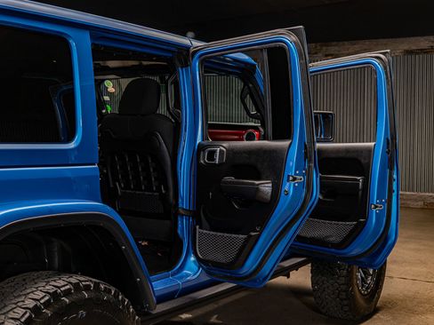 Used 2023 Jeep Wrangler Unlimited Rubicon w/ Xtreme 35 Tire Package AWD/4WD image 26